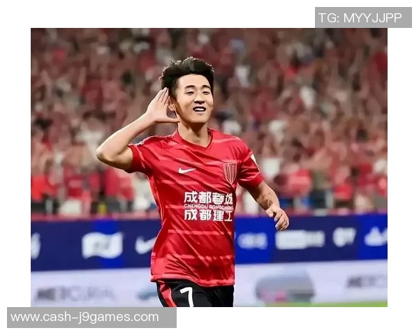 职业足球运动员的日常生活与训练挑战揭秘以及背后的辛酸与荣耀